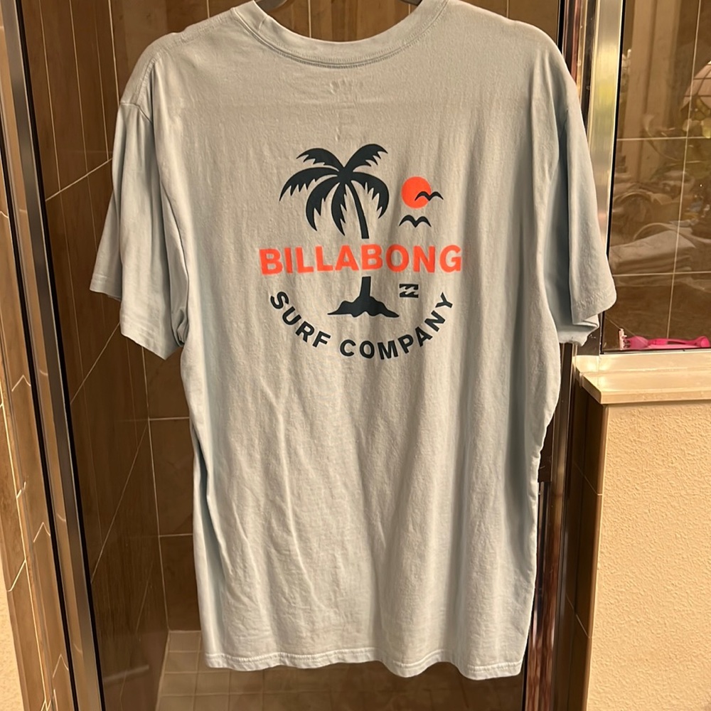 Billabong Tee size large